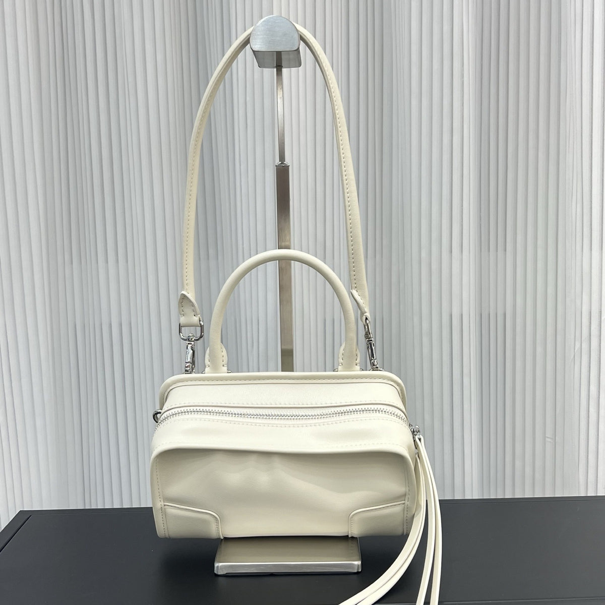 Amazona leather tote