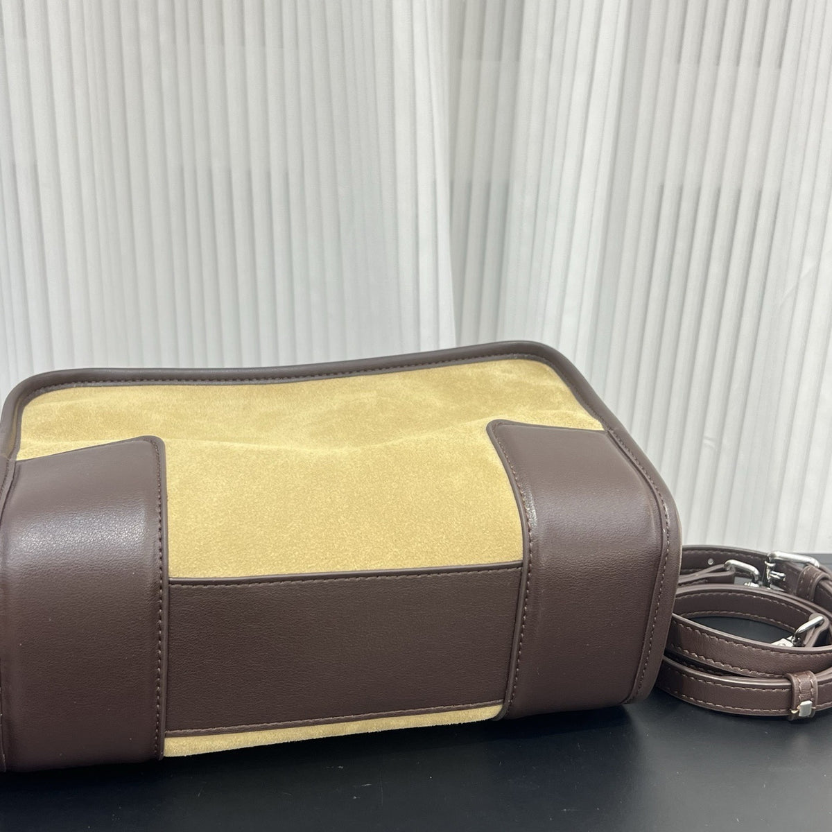 Amazona leather tote