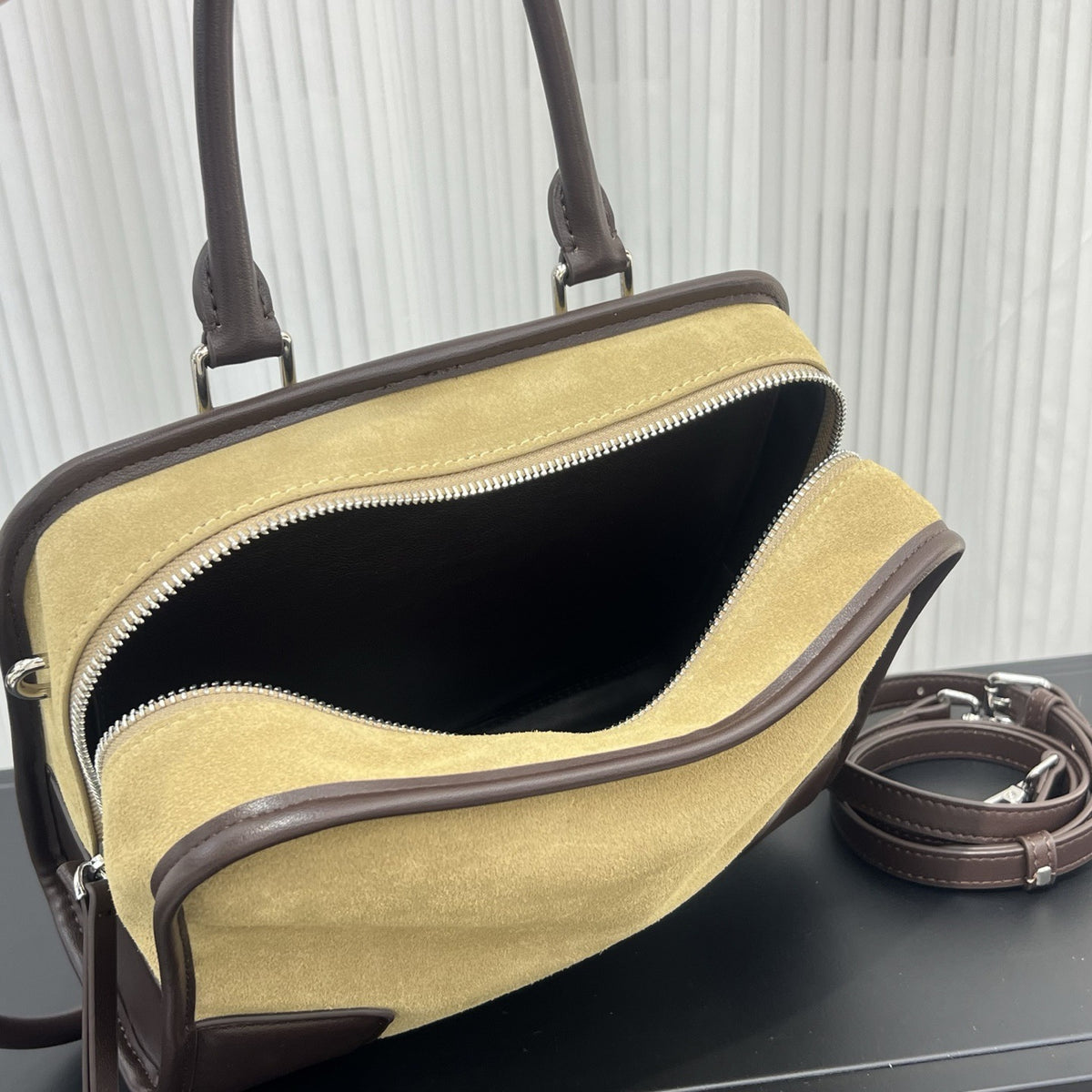 Amazona leather tote