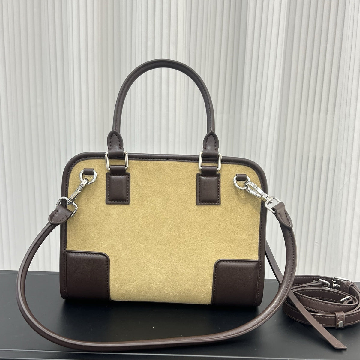Amazona leather tote