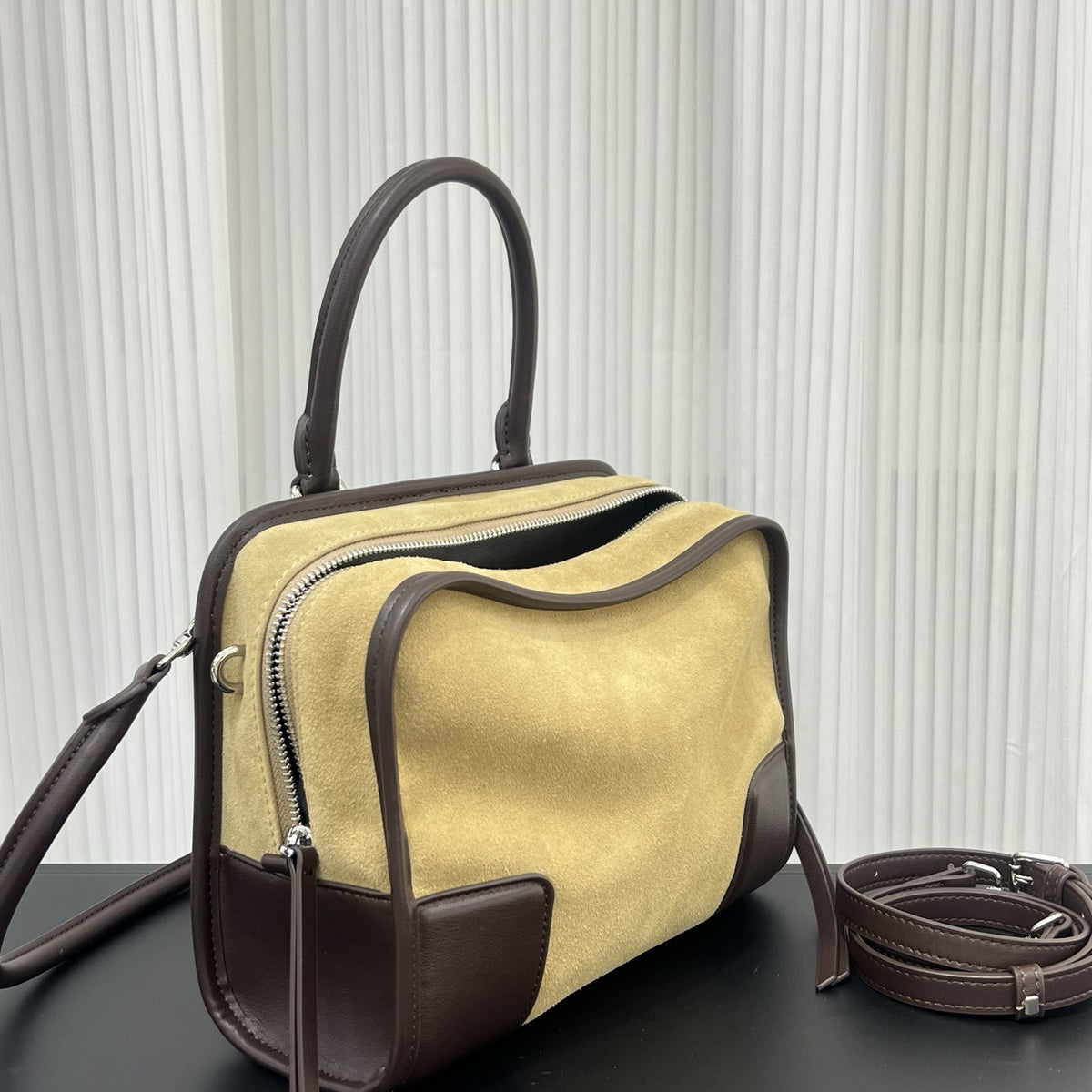 Amazona leather tote