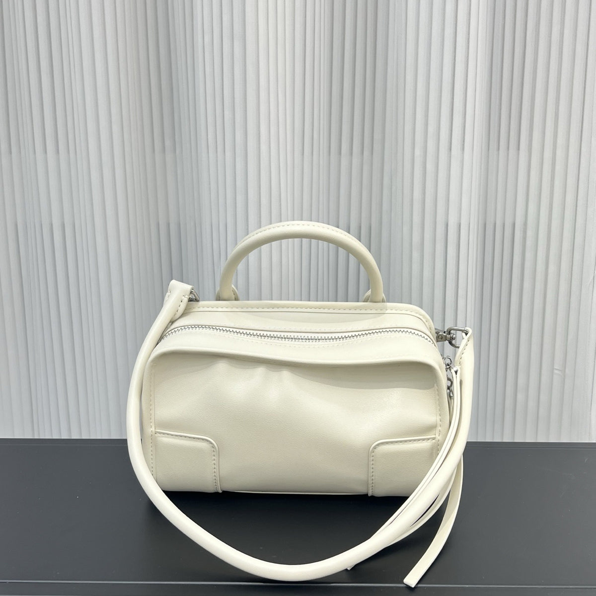 Amazona leather tote