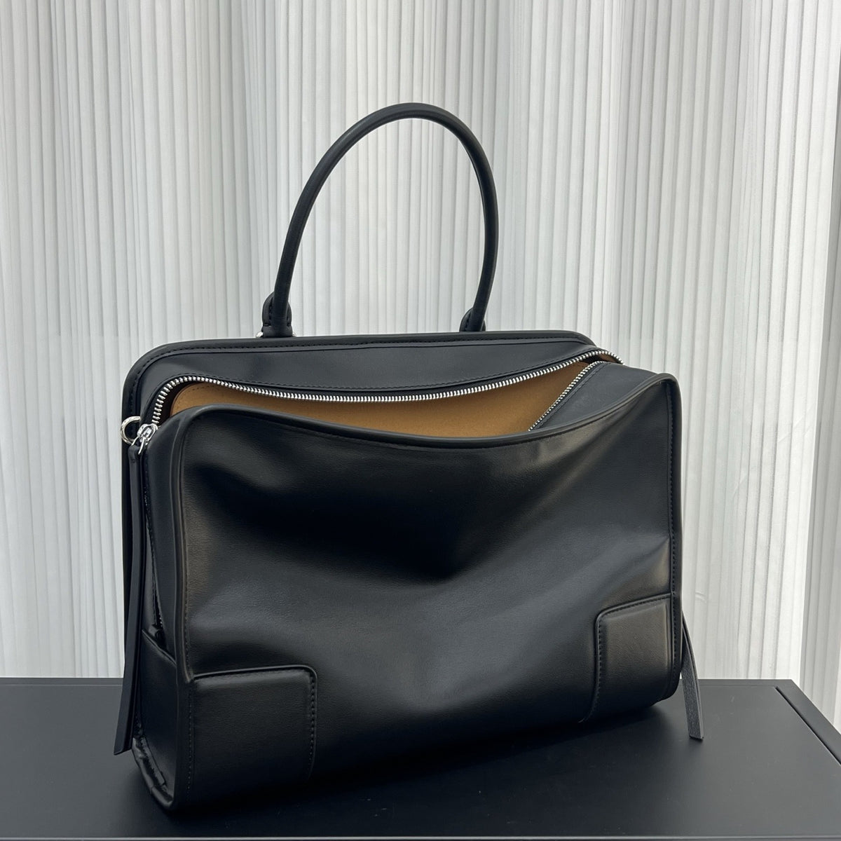 Amazona leather tote