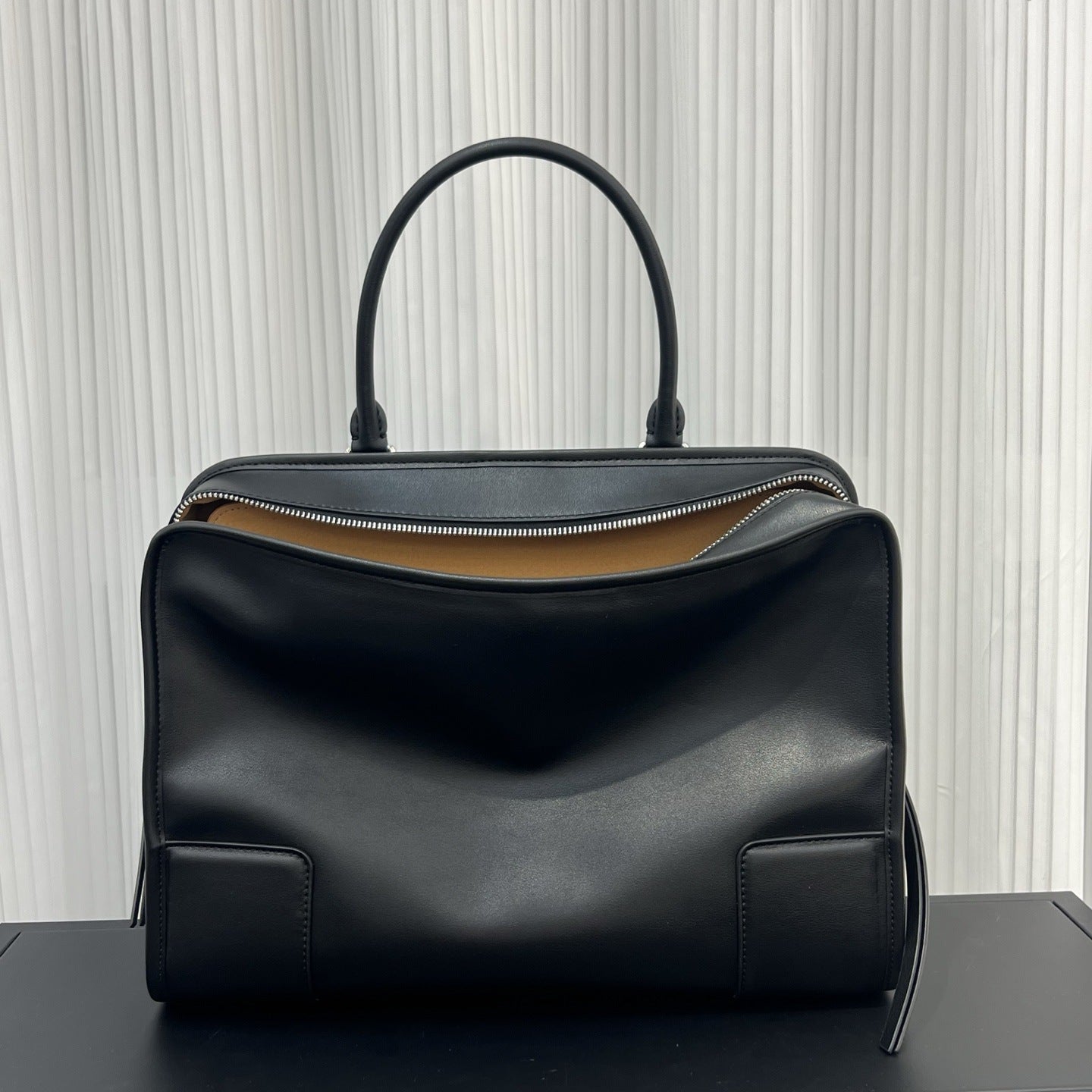 Amazona leather tote