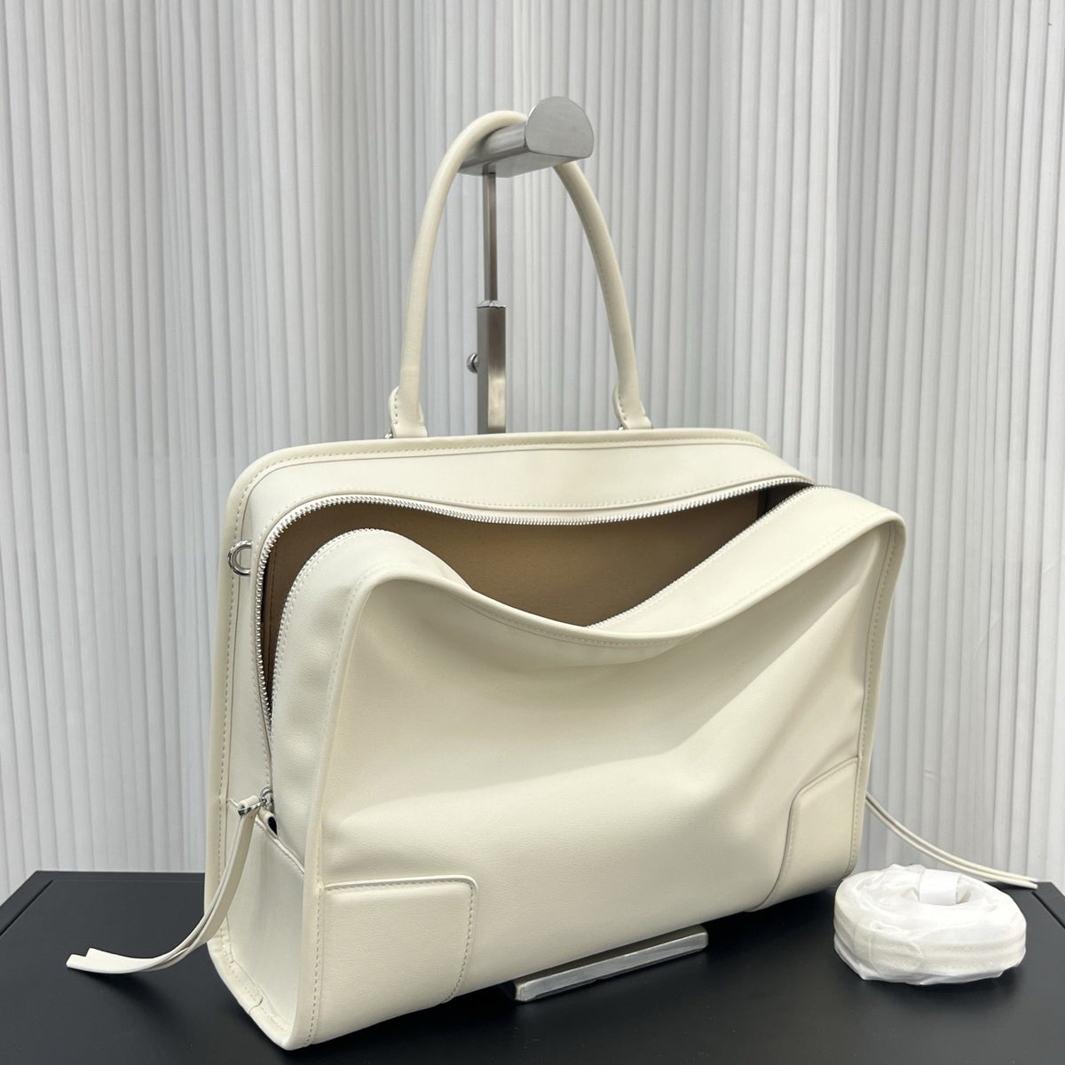 Amazona leather tote