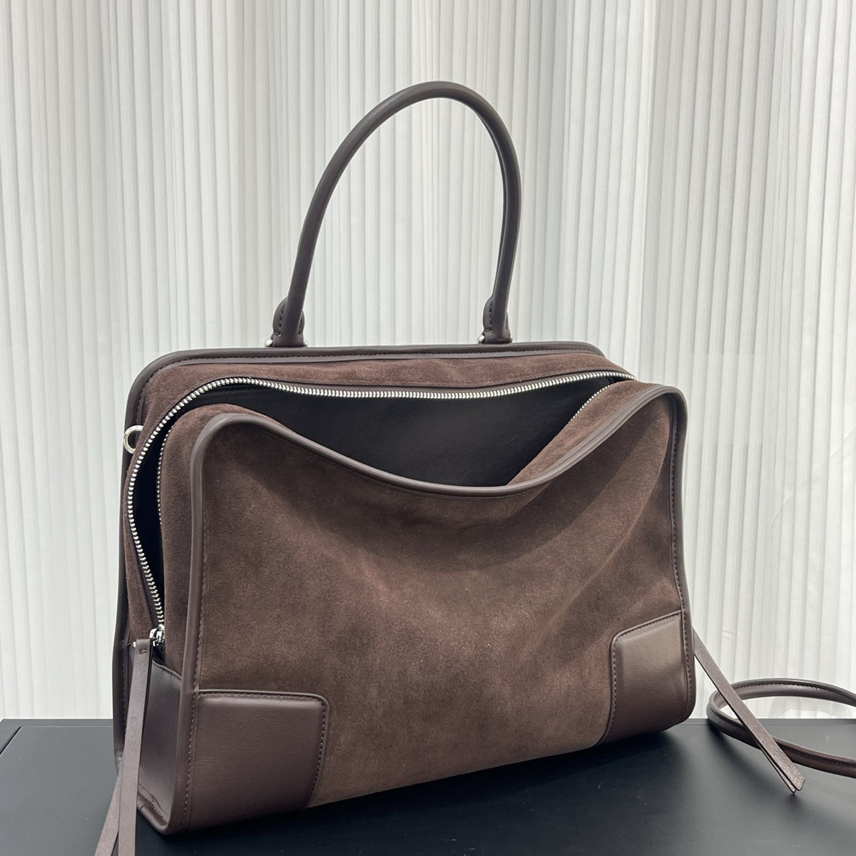 Amazona leather tote