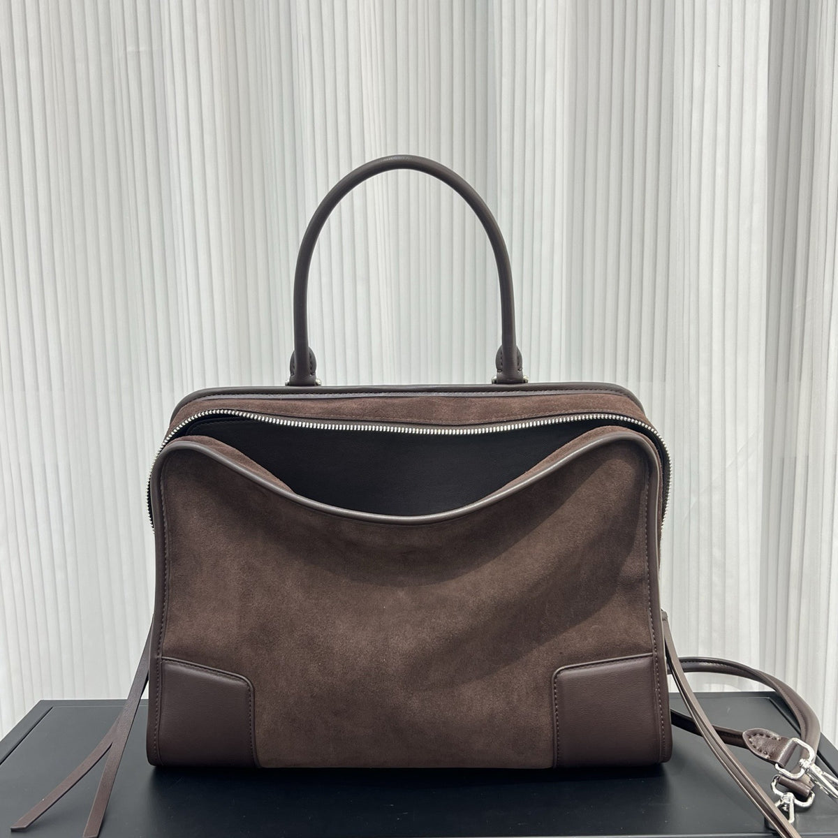 Amazona leather tote