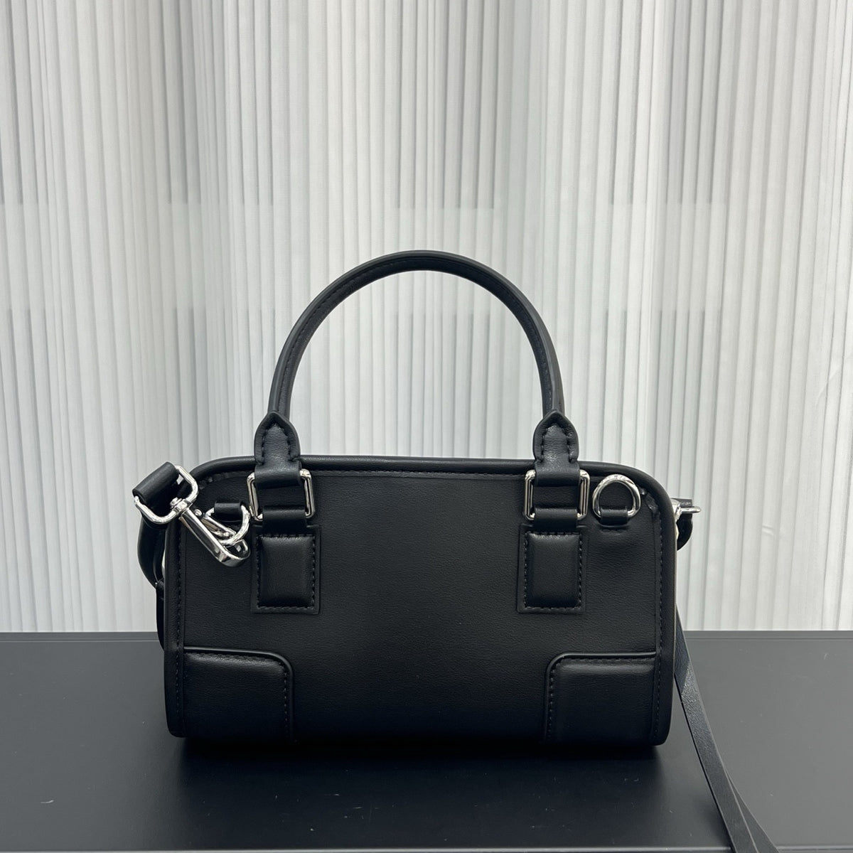 Amazona leather tote