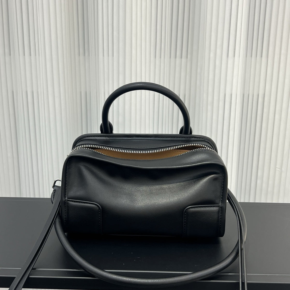 Amazona leather tote