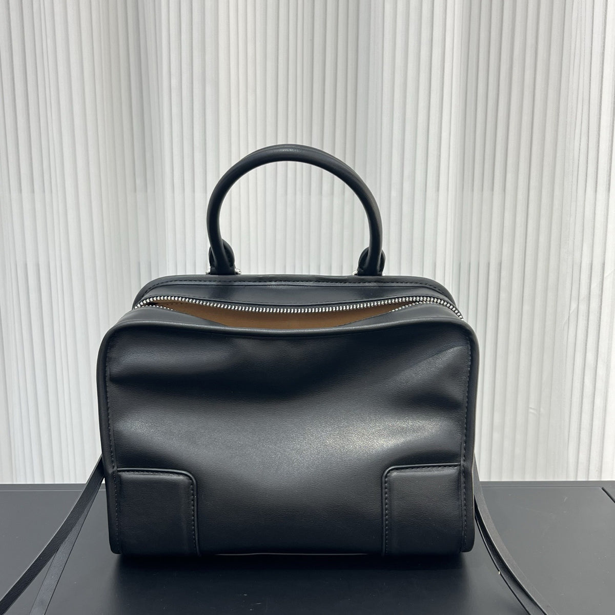 Amazona leather tote