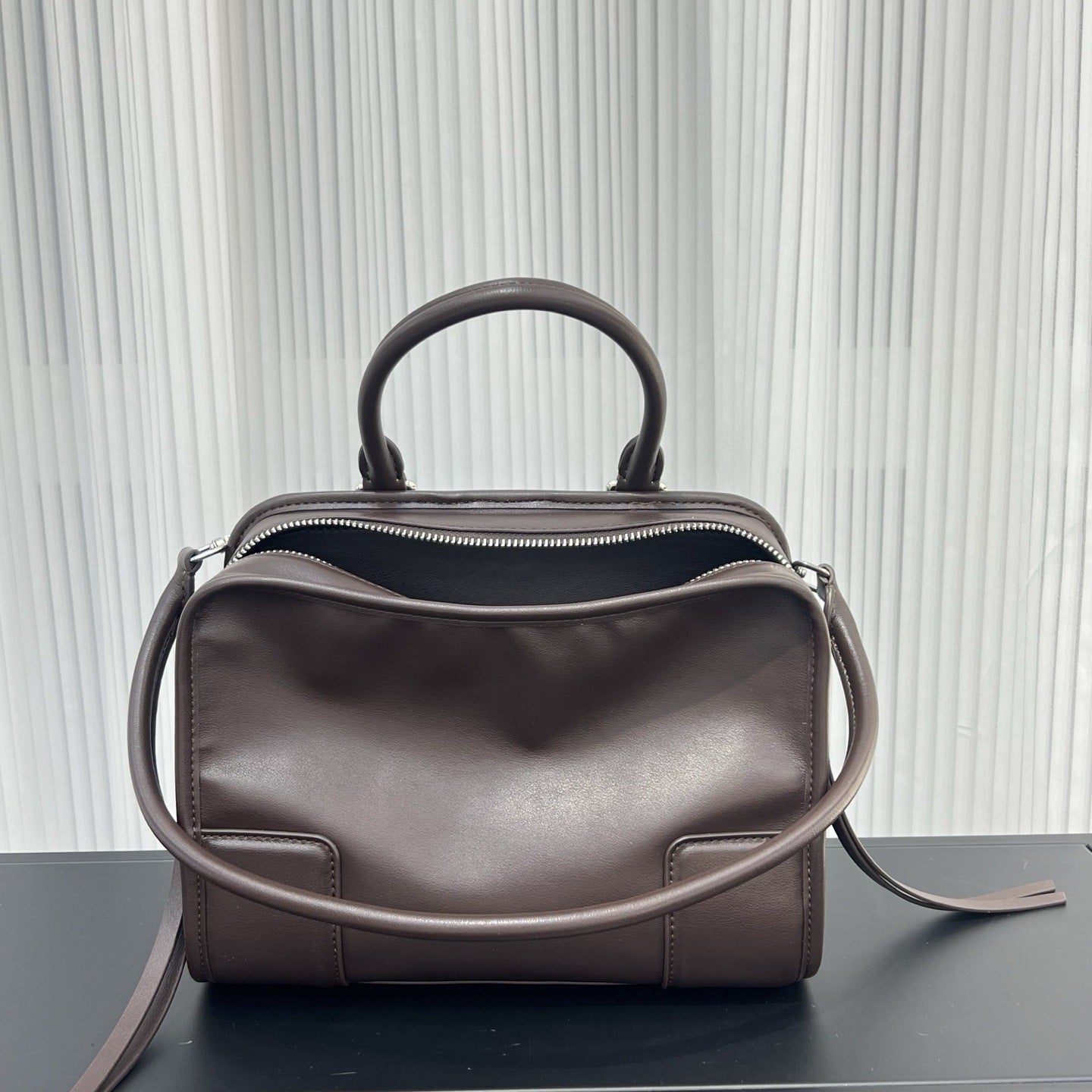 Amazona leather tote