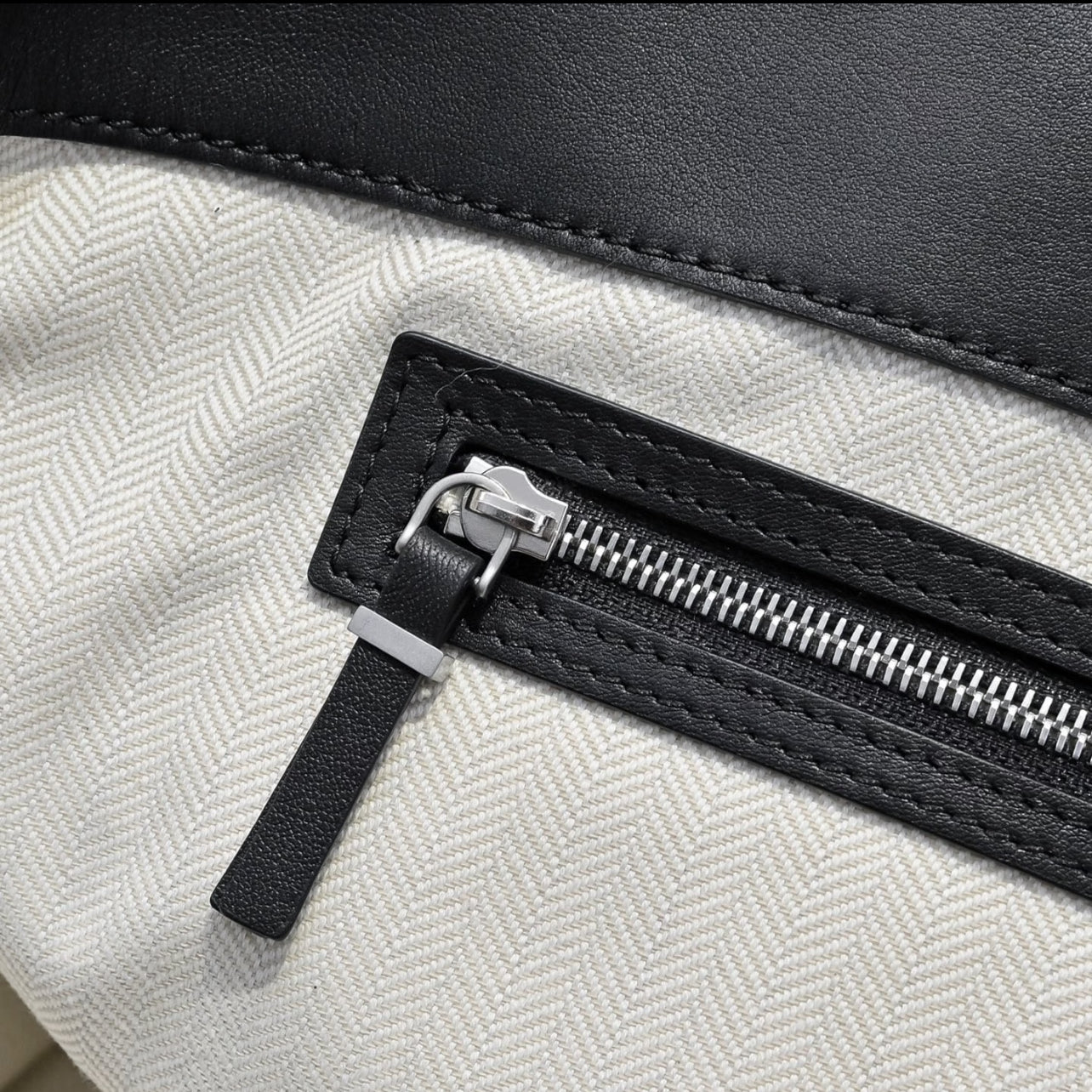 Mimoza leather tote