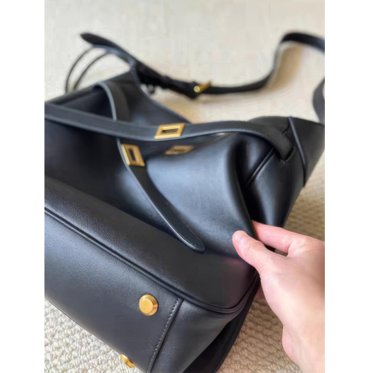 Kali leather bag