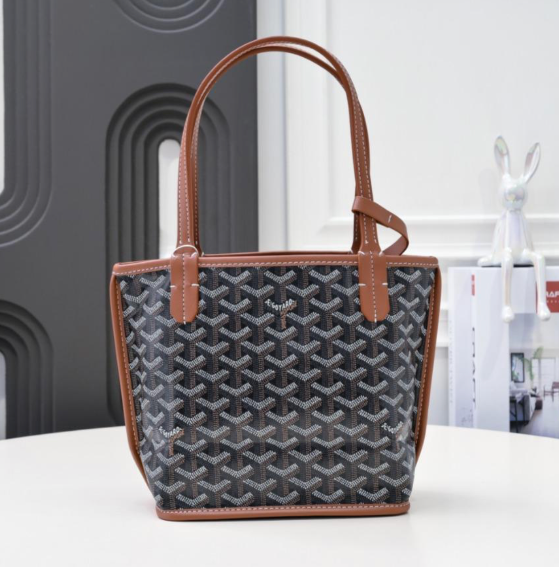 Sunset Chic Tote Bag – With Matching Pouch