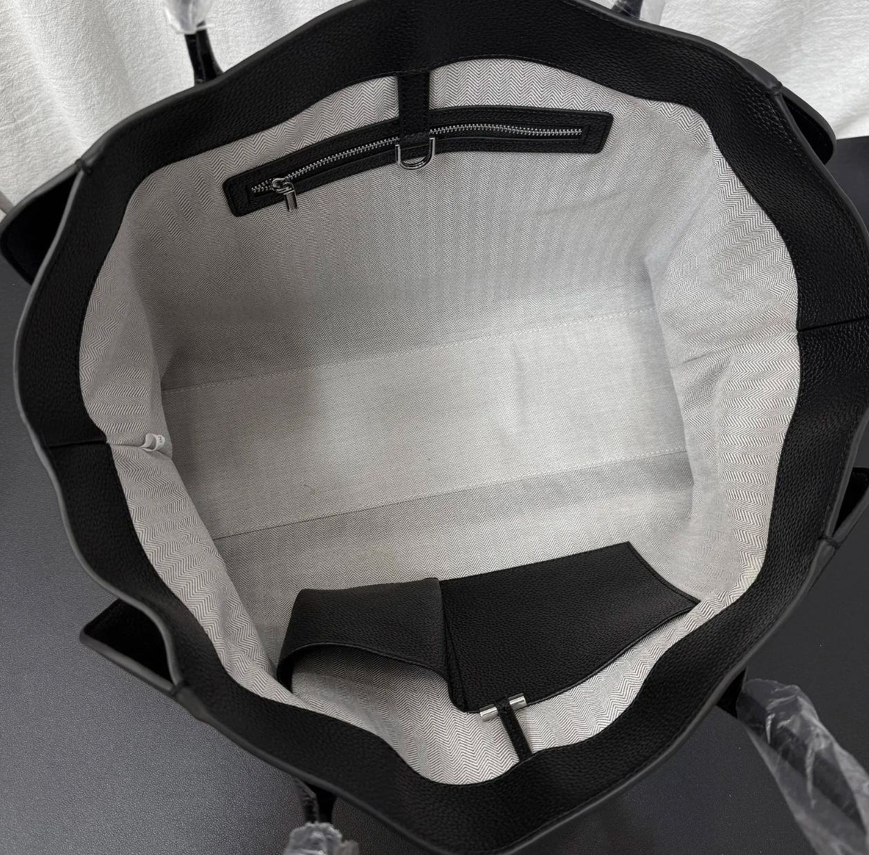 Mimoza leather tote