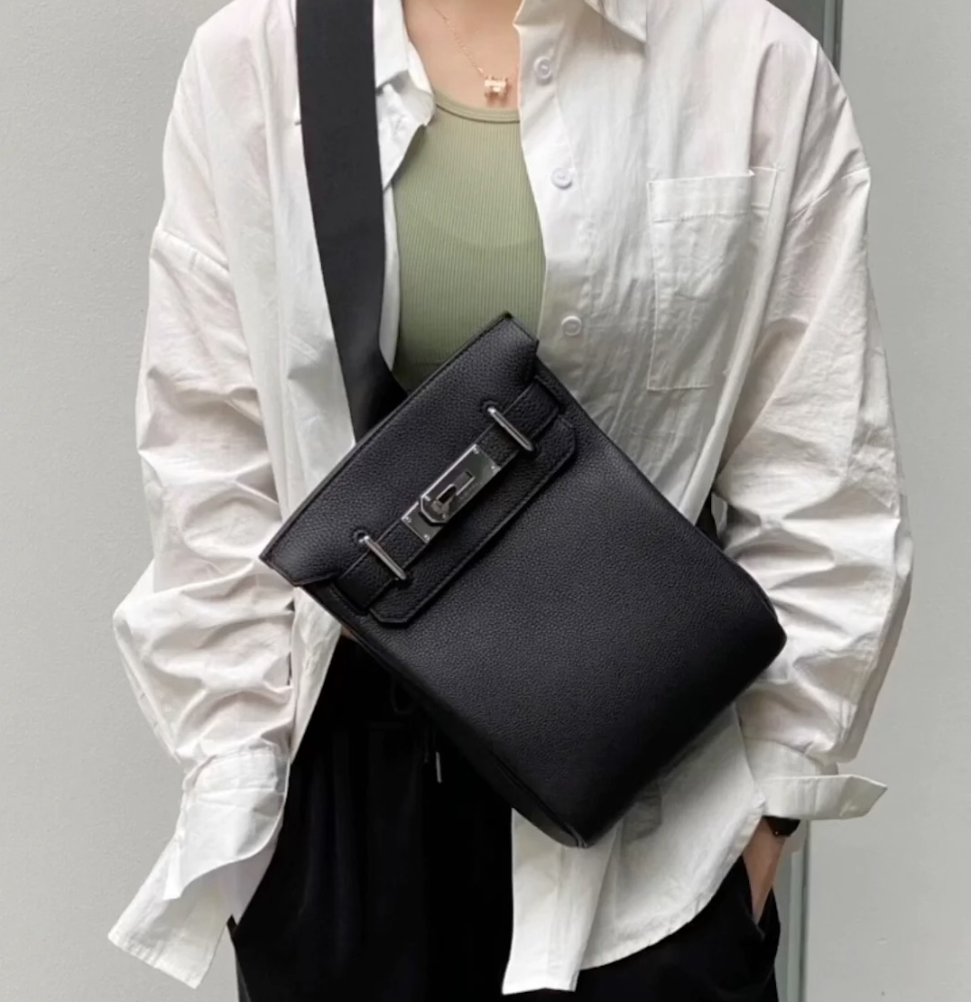 City‑ready Crossbody
