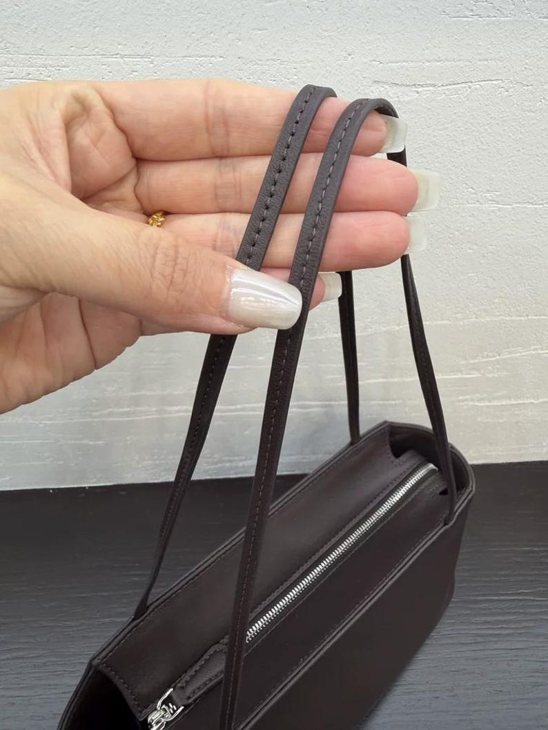 The Bare Shoulder Bag by Venebag – genuine lambskin leather, alternate angle