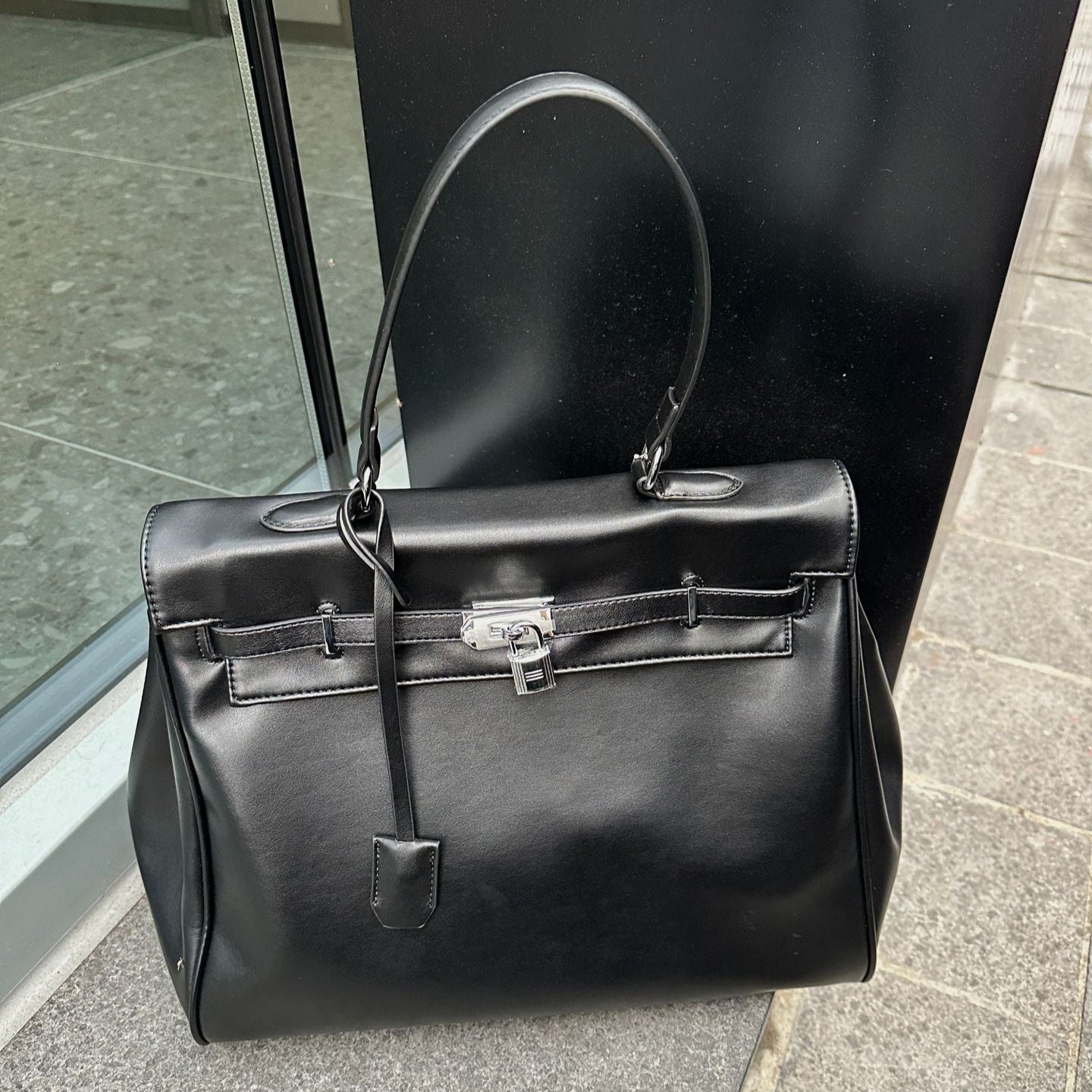 XL smooth leather tote