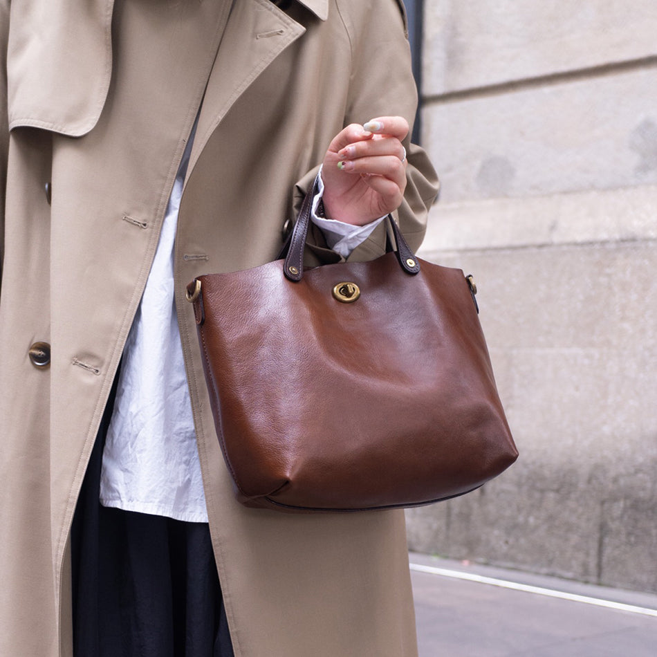 VENE Vintage Full-Grain Vegetable-Tanned Leather Crossbody bag