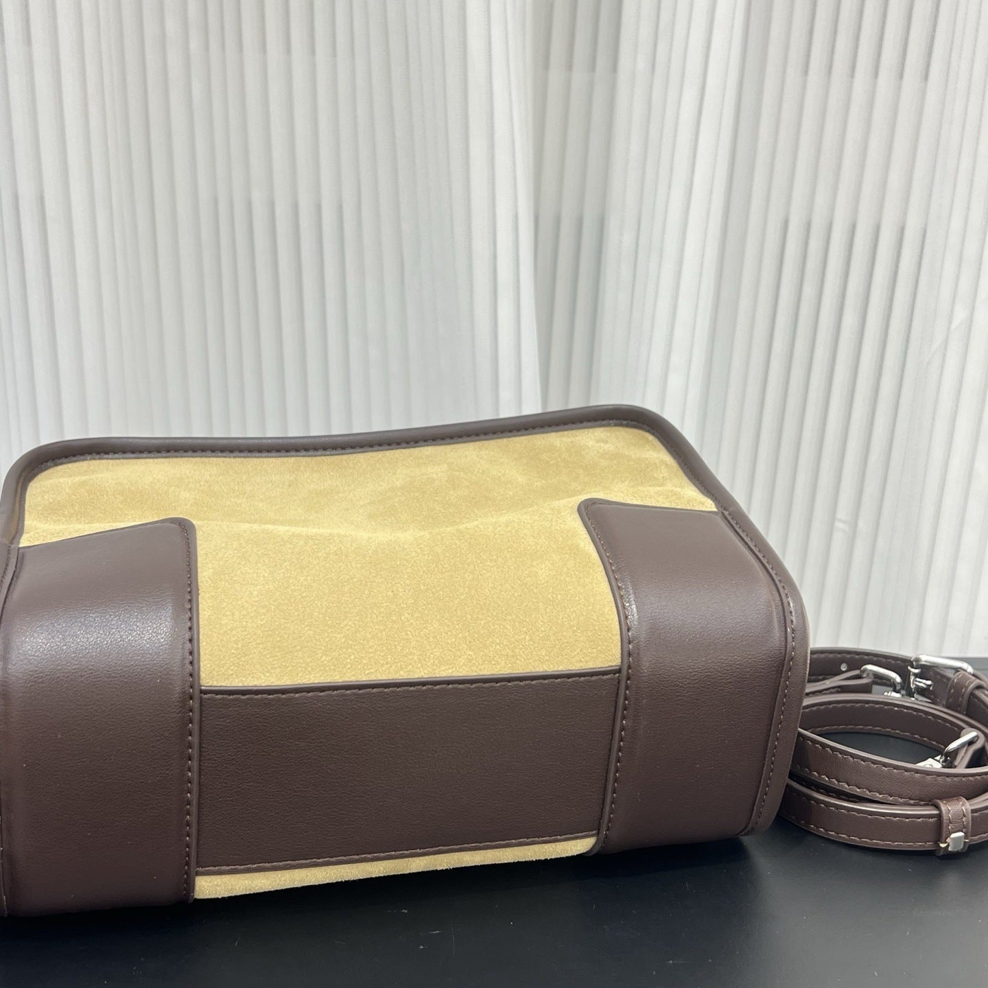 Amazona leather tote