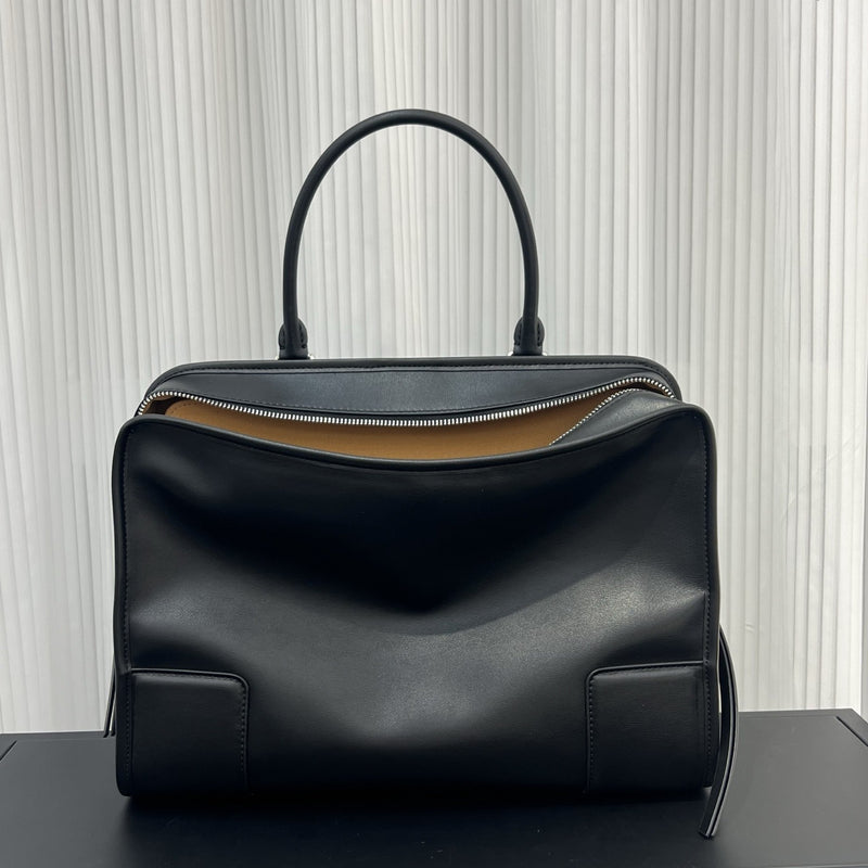 Amazona leather tote
