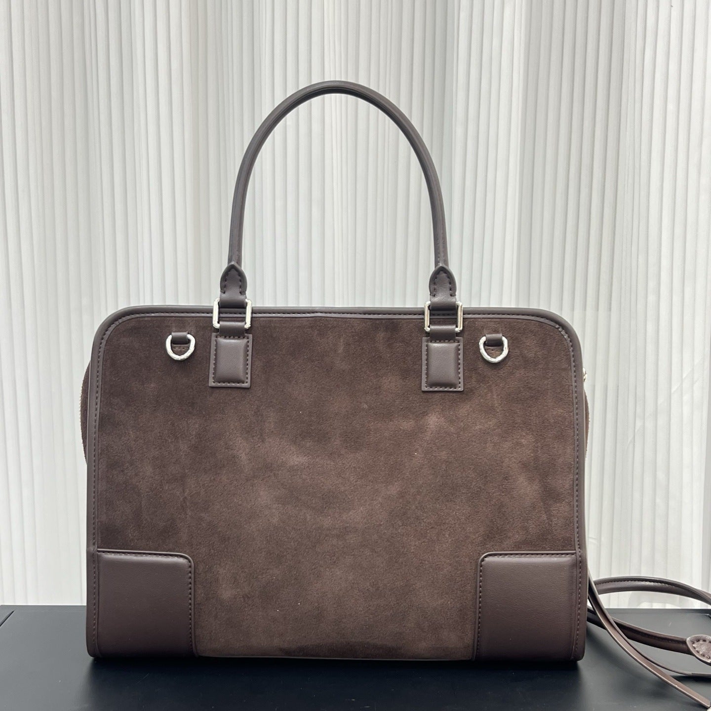 Amazona leather tote