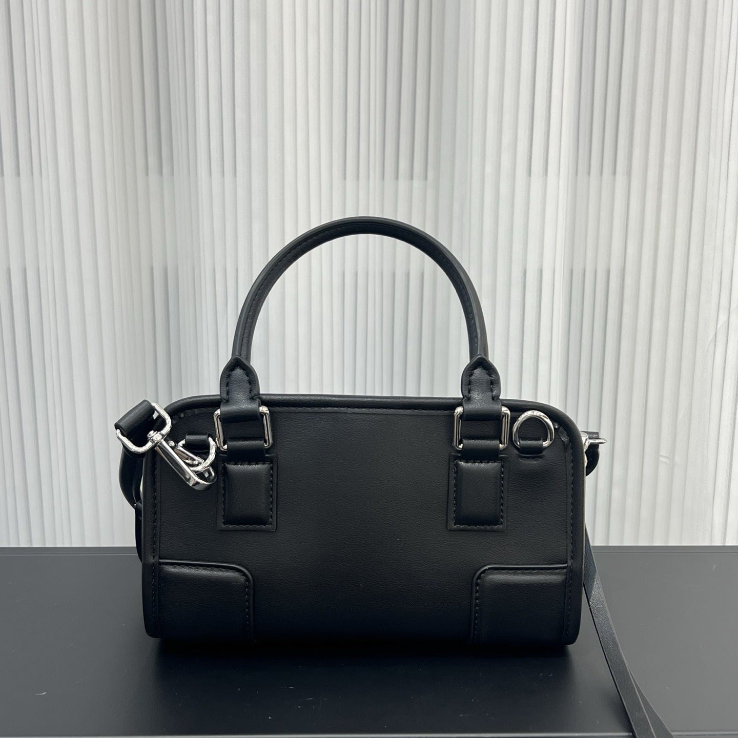 Amazona leather tote