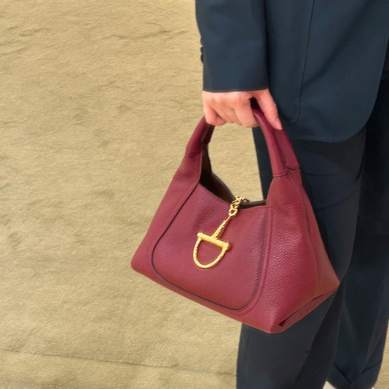 Softbit shoulder bag