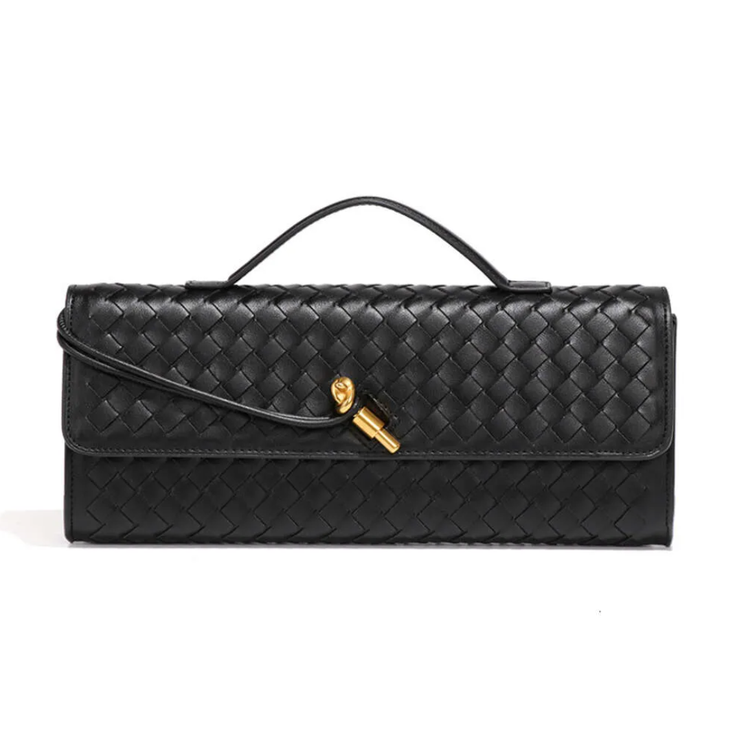 VENE Woven Clutch