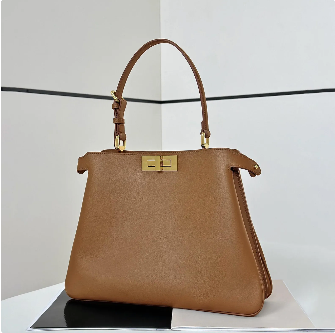 Fashion designer bag