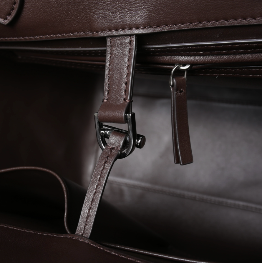 Old Money Style tote