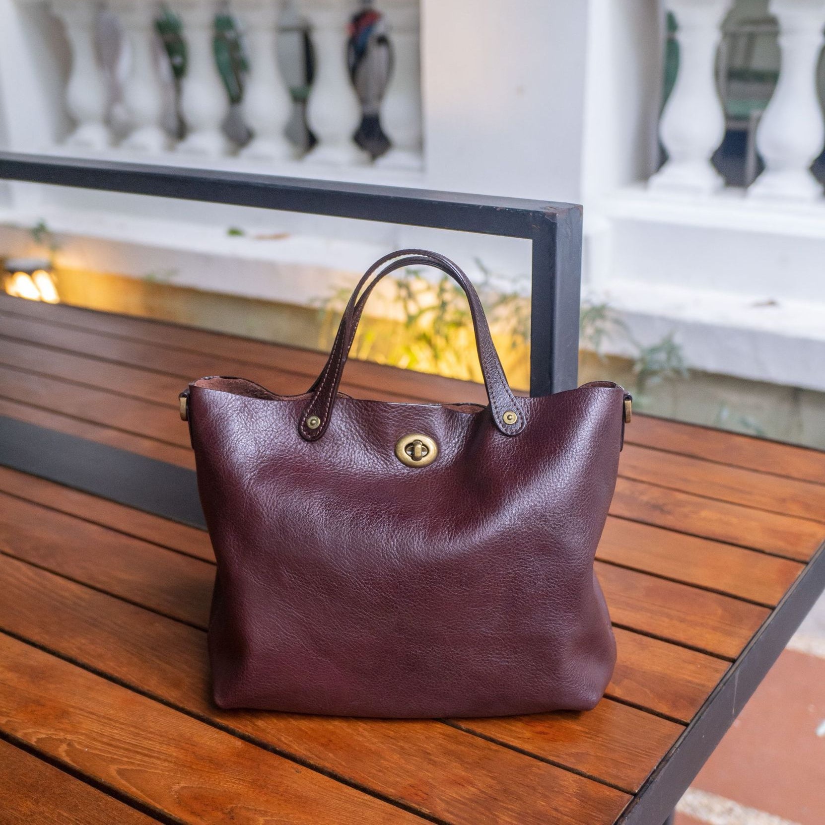 LEATHER BAG