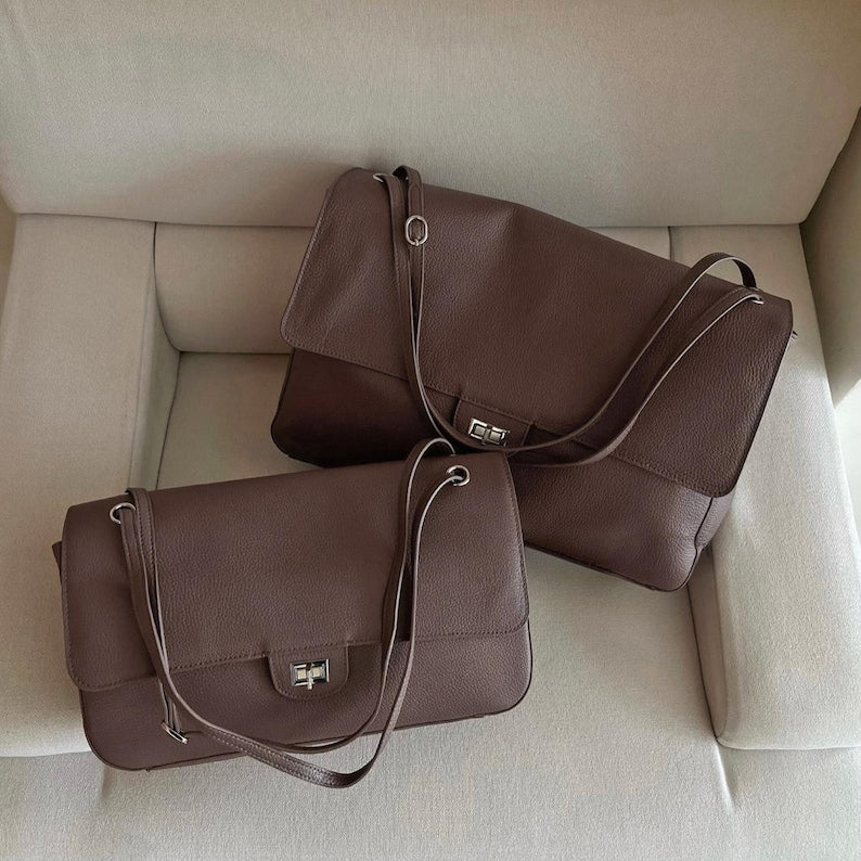 The Turn-Lock Crossbody by Venebag – front angle