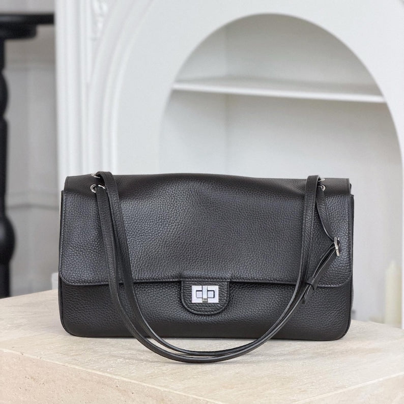 The Turn-Lock Crossbody by Venebag – strap detail
